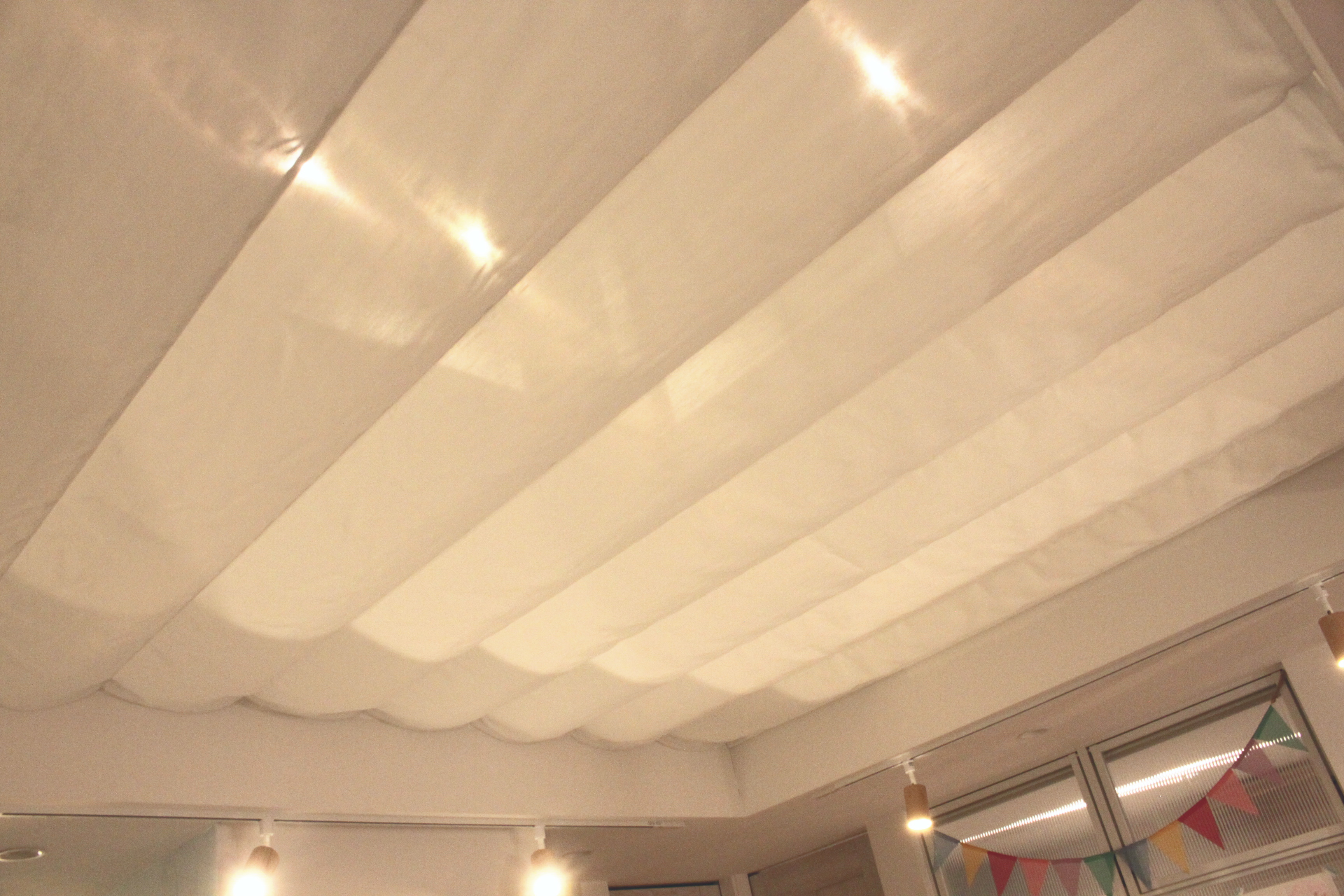 吹き抜けのシェード