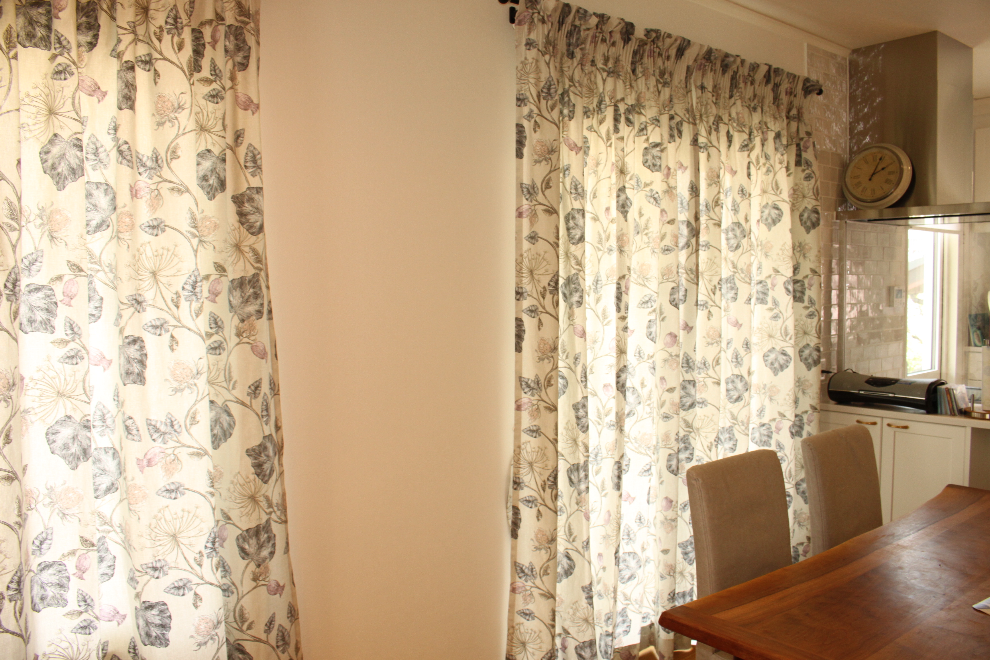 ギャザープリーツの輸入カーテン