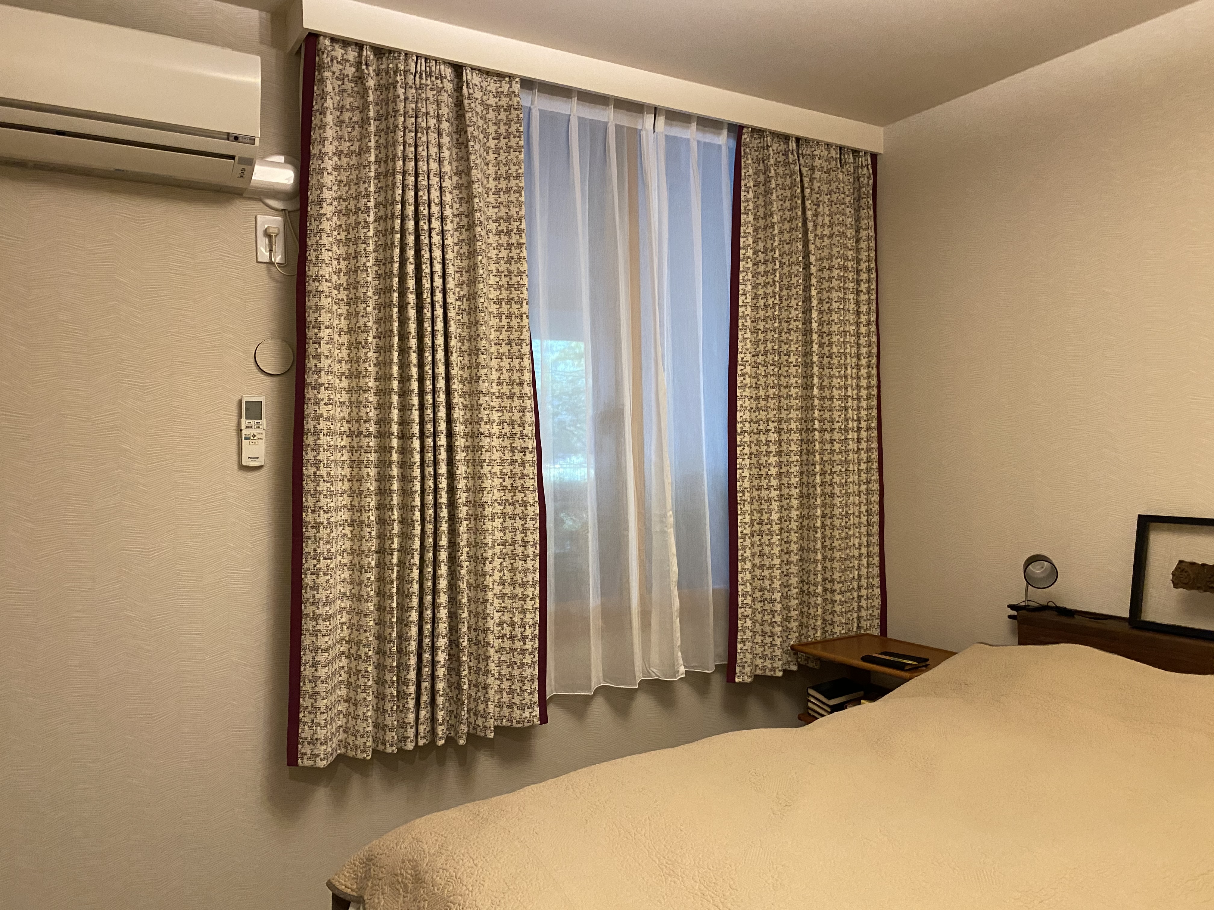 ツイードのカーテン