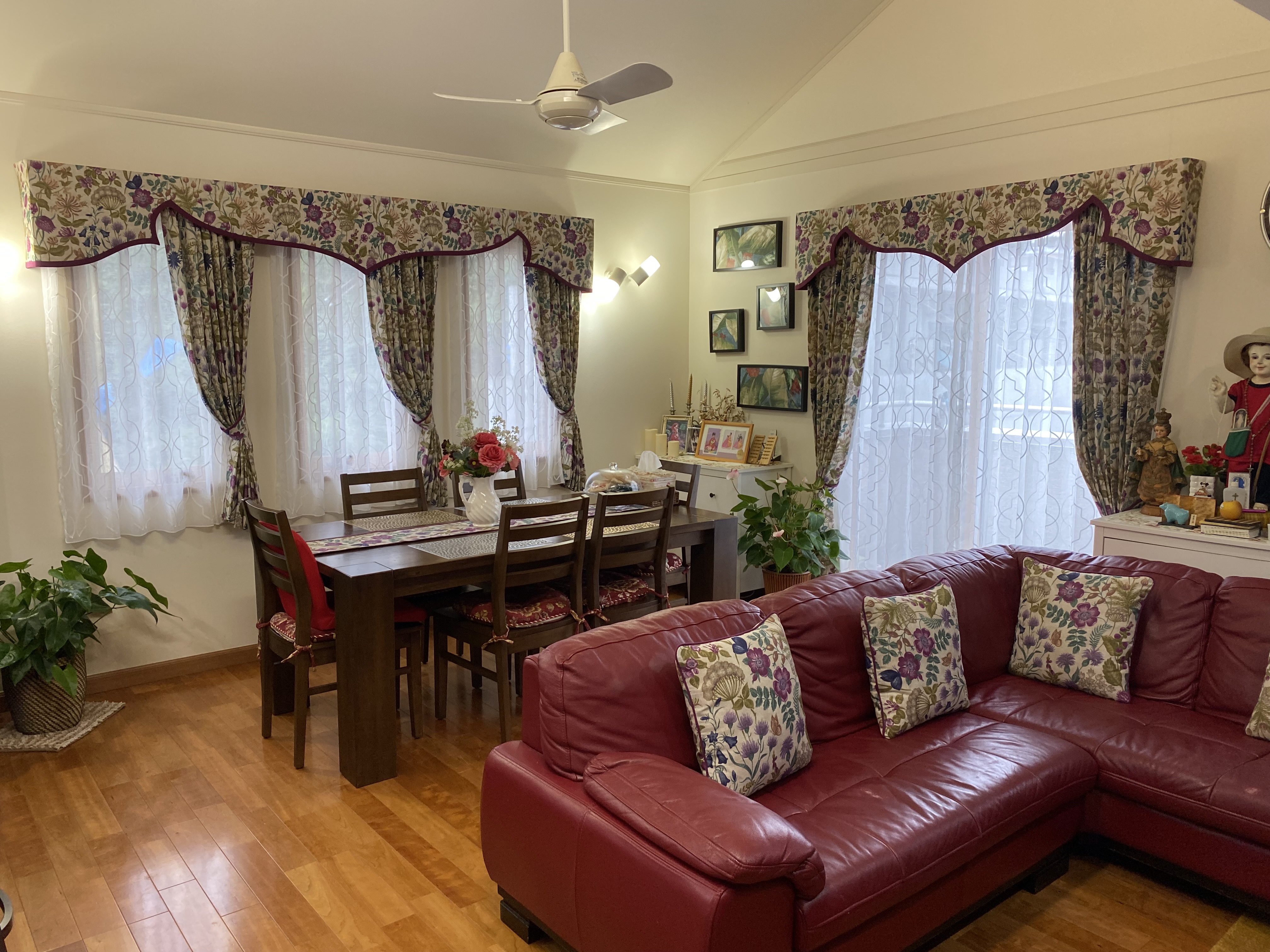 カーテンの上飾り