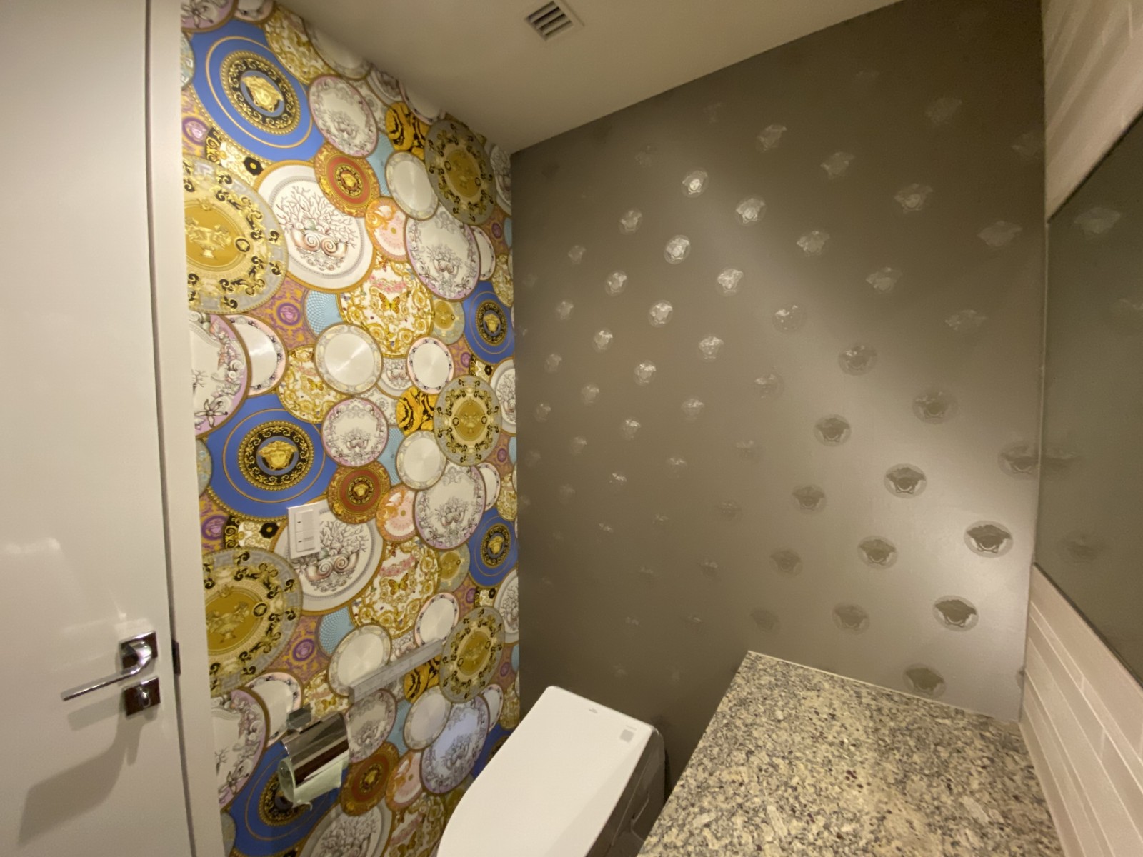 ヴェルサーチの壁紙