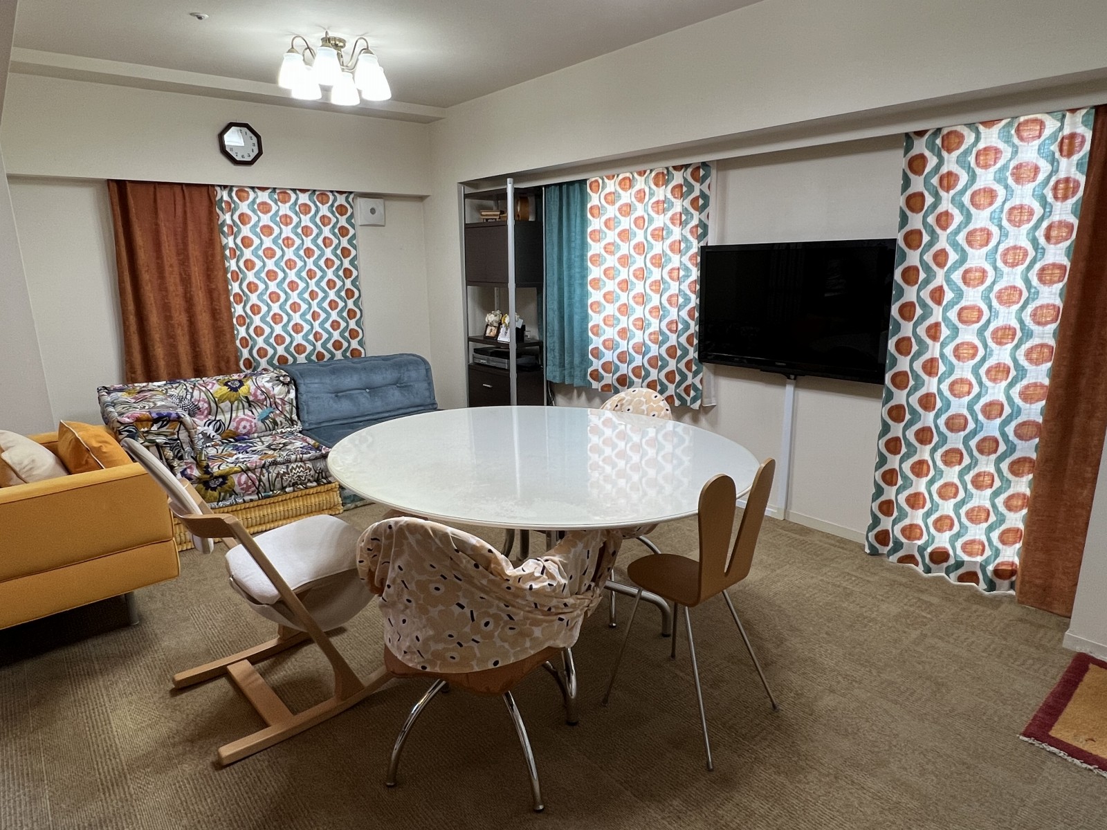 フレンチポップなプリントカーテン