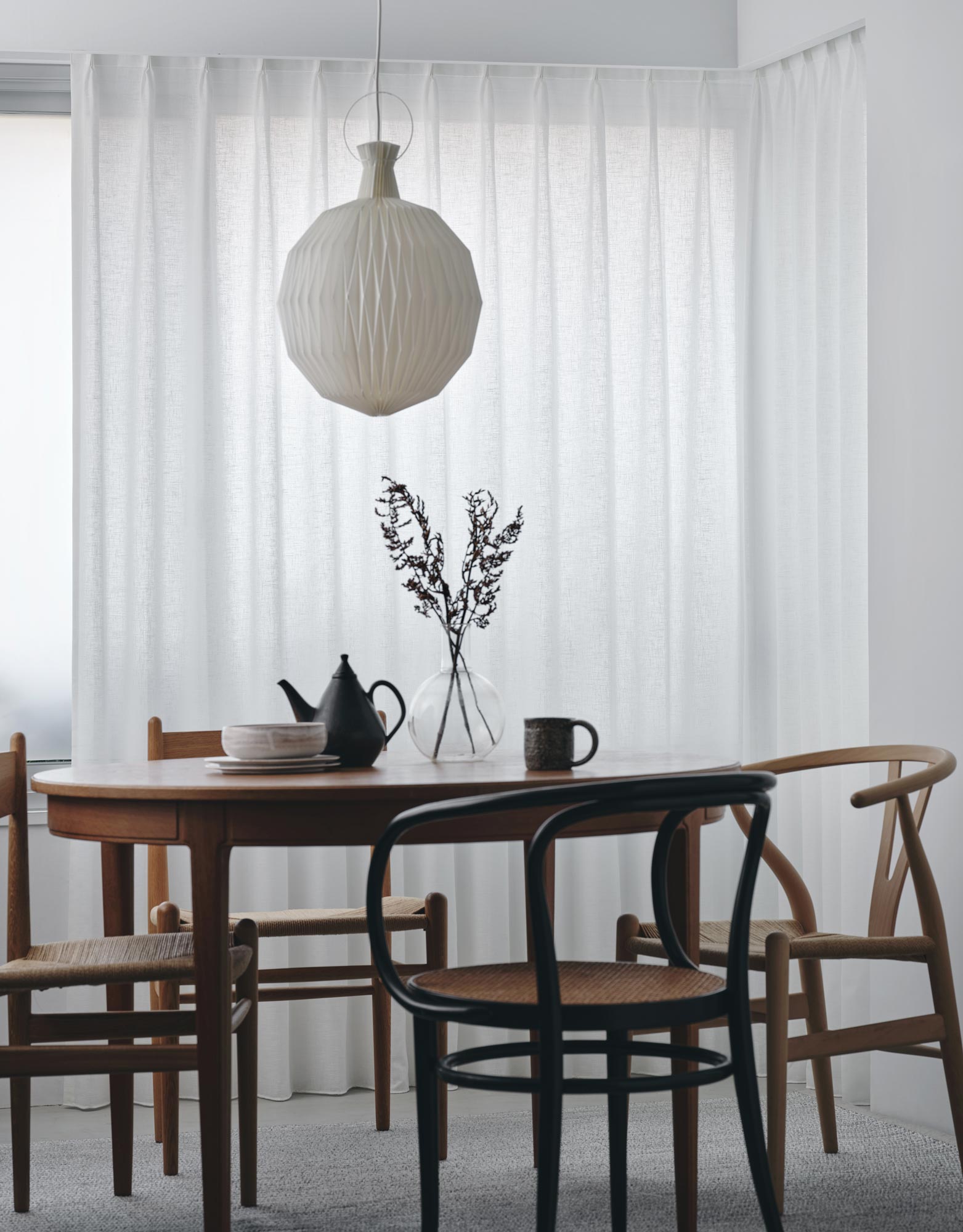 レースカーテンの役割と機能